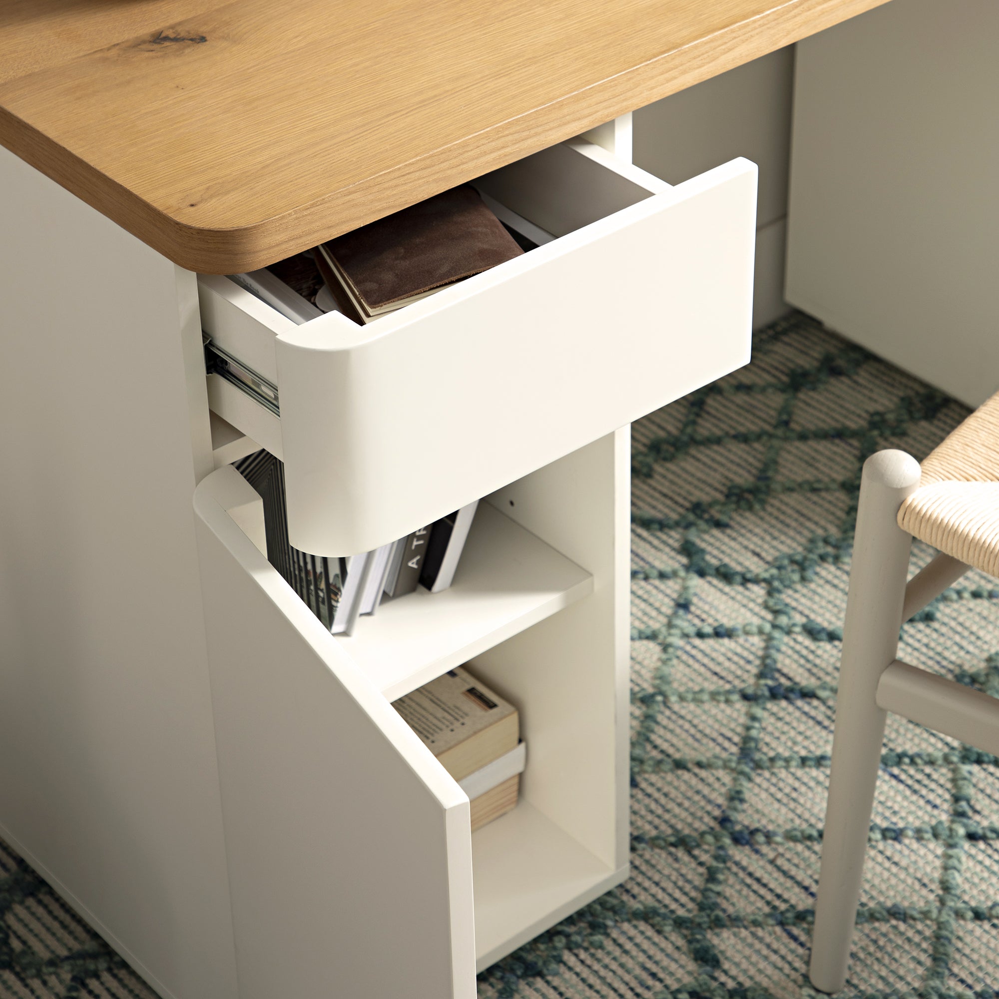 Bàn cạnh Agnes cong với lưu trữ, Off White với Oak Top - Ảnh 4