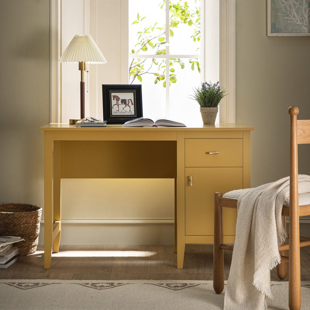 Bàn viết Oakham, Rattan vàng