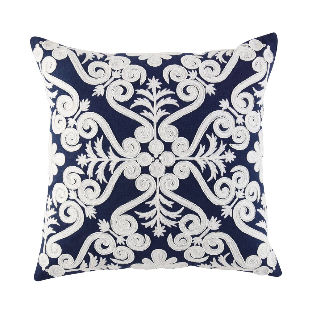 Indigo Collection Lucia tay thêu xoay gối