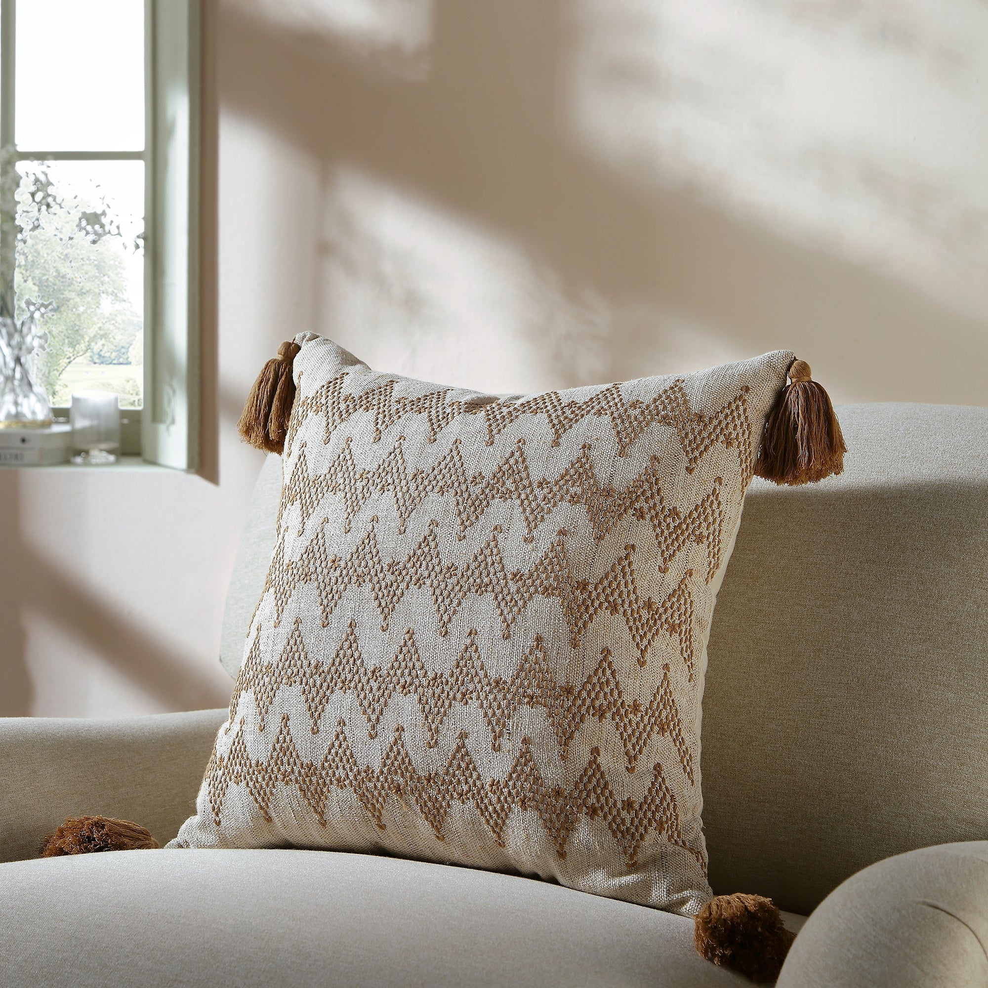 Bộ sưu tập Boho River Running Stitch Pillow - Ảnh 2