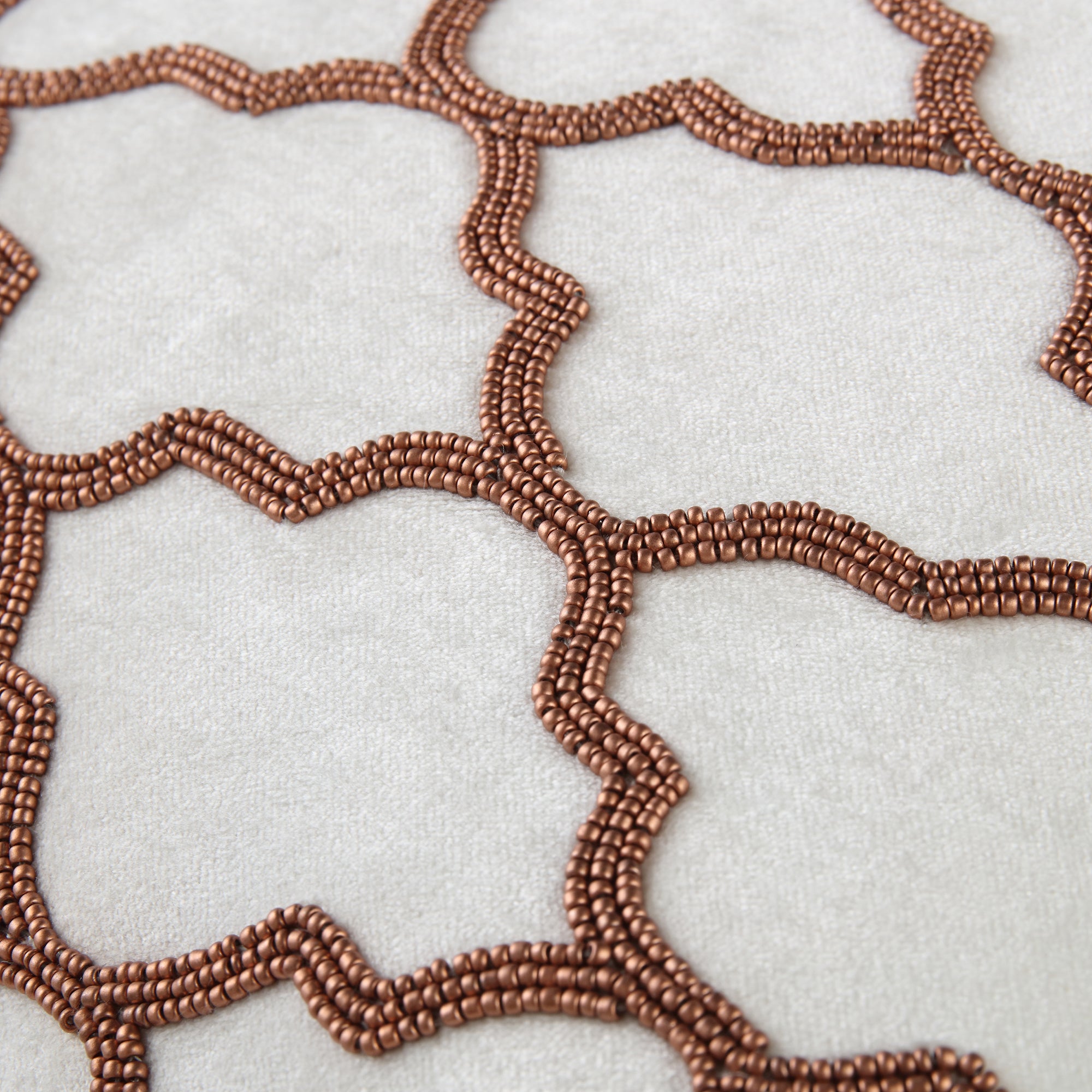 Bộ sưu tập cao cấp Trellis Hand Beaded Pillow - Ảnh 7