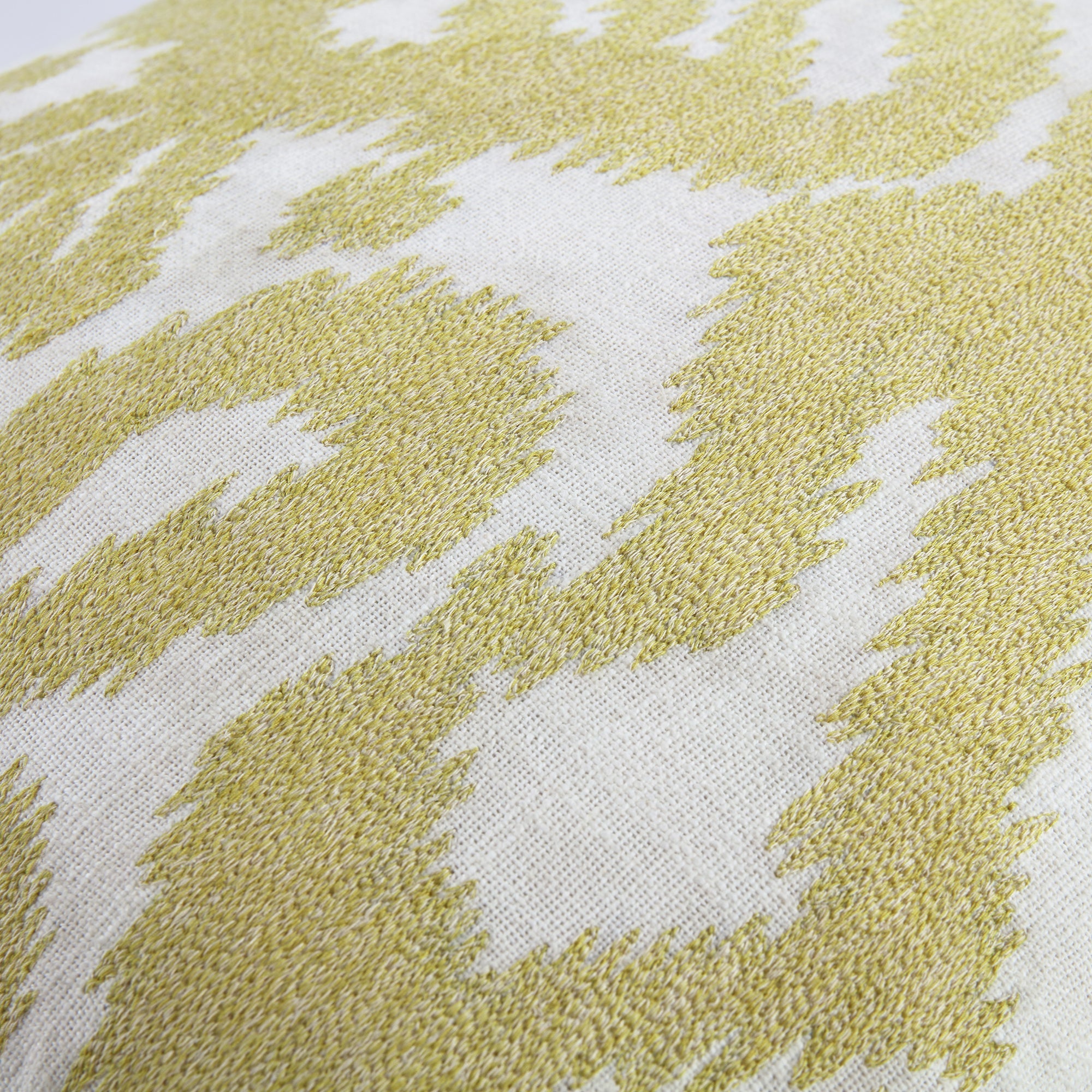 Ikat Collection Ngô màu vàng tay thêu gối - Ảnh 6